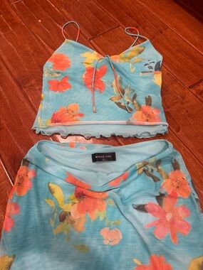 White Fox Boutique Aqua Floral Crop Top and Skirt Set !!read description!!